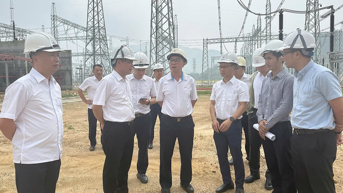Tổng giám đốc EVNNPT kiểm tra Dự án Trạm biến áp 220kV Bá Thiện và Đường dây 220kV Việt Trì – Tam Dương – Bá Thiện. Tổng giám đốc EVNNPT kiểm tra Dự án Trạm biến áp 220kV Bá Thiện và Đường dây 220kV Việt Trì – Tam Dương – Bá Thiện.