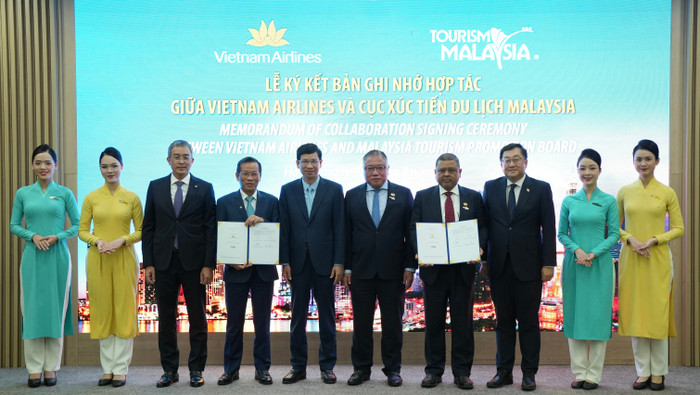 Vietnam Airlines và Cục Xúc tiến Du lịch Malaysia ký kết Biên bản ghi nhớ hợp tác nhằm tăng cường kết nối hàng không và quảng bá điểm đến. 1-vietnam-airlines-va-cuc-xuc-tien-du-lich-malaysia-ky-ket-bien-ban-ghi-nho-hop-tac-nham-tang-cuong-ket-noi-hang-khong-va-quang-ba-diem-den.jpg