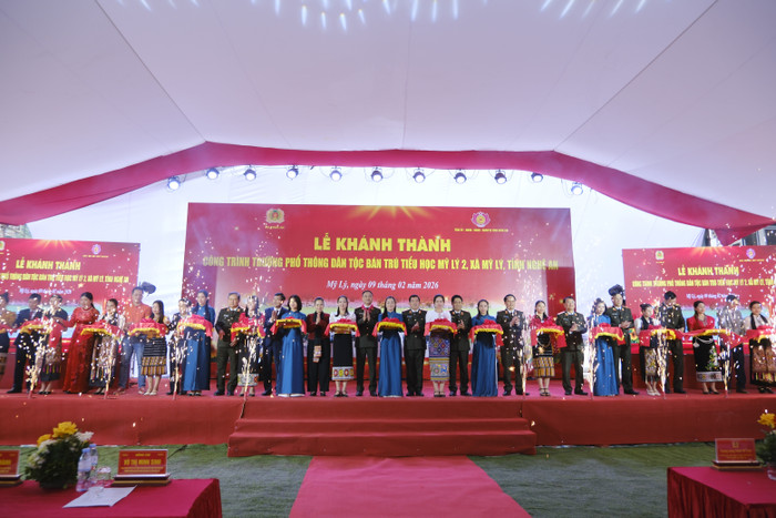 nghi-thuc-cat-bang-khanh-thanh-truong-pho-thong-dan-toc-ban-tru-tieu-hoc-my-ly-2.jpg