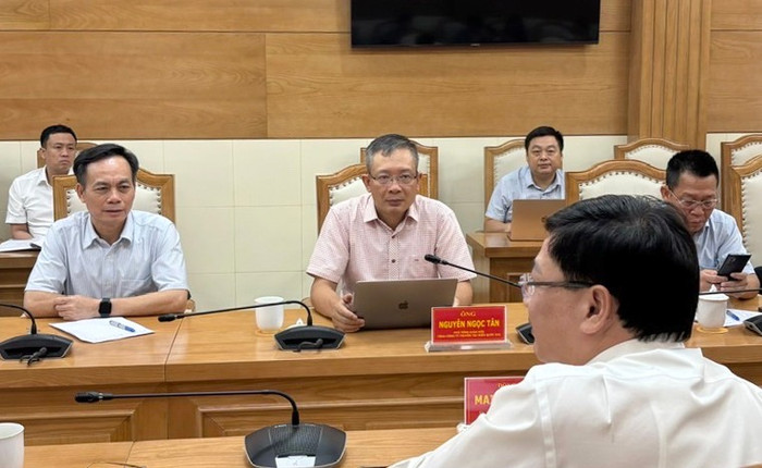 Ông Nguyễn Ngọc Tân – Phó Tổng giám đốc EVNNPT phát biểu tại buổi làm việc. Ông Nguyễn Ngọc Tân – Phó Tổng giám đốc EVNNPT phát biểu tại buổi làm việc.