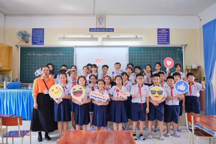Một lớp học kỹ năng công dân số tại trường tiểu học. ky-nang-cong-dan-so-kdc-5.jpg