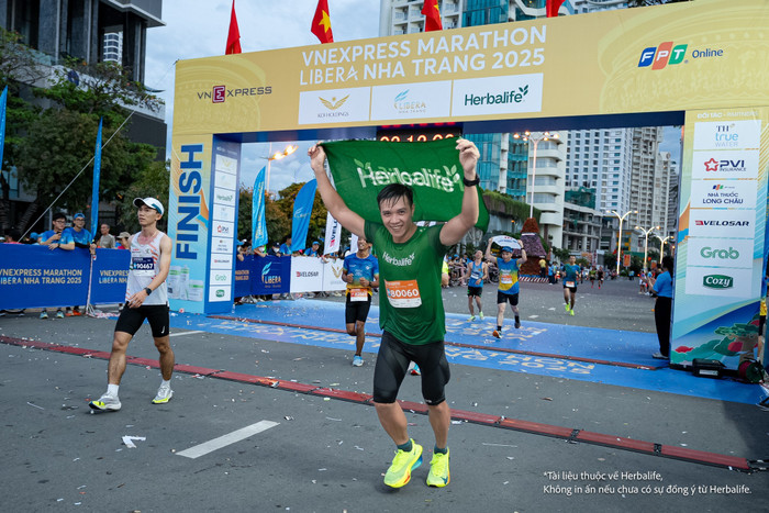 Các thành viên Herbalife Việt Nam hào hứng tham gia giải chạy với tinh thần tích cực. a4-9528.jpg