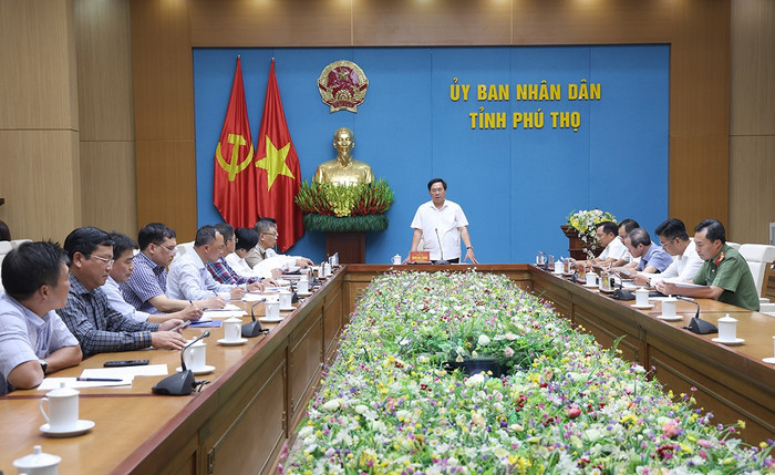Ông Trần Duy Đông - Chủ tịch Ủy ban nhân dân tỉnh Phú Thọ chủ trì buổi làm việc với EVN, EVNNPT vào chiều ngày 8/7/2025. Ông Trần Duy Đông - Chủ tịch Ủy ban nhân dân tỉnh Phú Thọ chủ trì buổi làm việc với EVN, EVNNPT vào chiều ngày 8/7/2025.