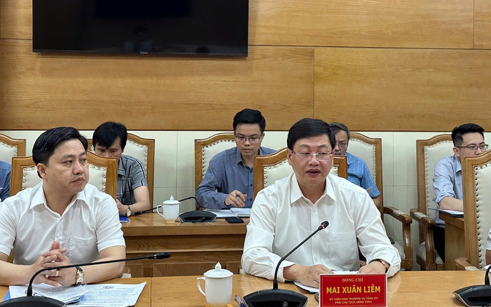 Ông Mai Xuân Liêm – Phó Chủ tịch Ủy ban nhân dân tỉnh Thanh Hóa phát biểu chỉ đạo tại buổi làm việc. Ông Mai Xuân Liêm – Phó Chủ tịch Ủy ban nhân dân tỉnh Thanh Hóa phát biểu chỉ đạo tại buổi làm việc.