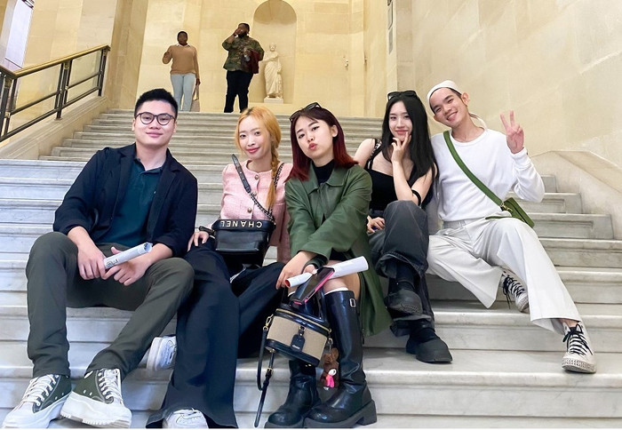 Sinh viên Thiết kế Thời trang trao đổi sinh viên trong 3 tháng với Trường Collège de Paris (Paris) và Trường Rennes Business School (Rennes). sinh-vien-thiet-ke-thoi-trang-trao-doi-sinh-vien-trong-3-thang-voi-truong-college-de-paris-paris-va-truong-rennes-business-school-rennes.jpg