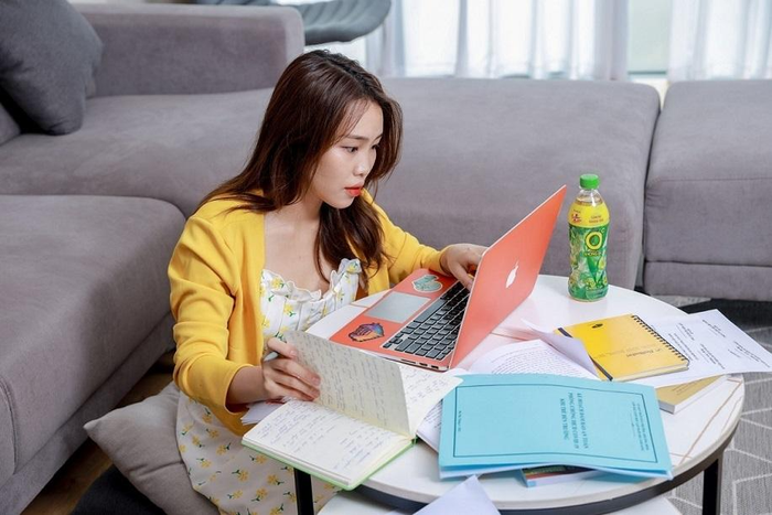 Môi trường học đề cao tính chủ động, deadline bài tập, làm việc nhóm khi chưa thân thiết ở môi trường đại học cũng khiến nhiều tân sinh viên lo lắng, căng thẳng. Môi trường học đề cao tính chủ động, deadline bài tập, làm việc nhóm khi chưa thân thiết ở môi trường đại học cũng khiến nhiều tân sinh viên lo lắng, căng thẳng.
