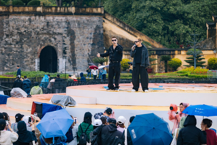 Sự kiện có sự đồng hành của Vietnam Airlines cùng các đối tác chiến lược: PVcomBank, Saigontourist, Meliá Hotels & Resorts, Honda Việt Nam, AIA Vitality, BIODERMA, Cocoon, La Vie, Garmin Việt Nam… Sự hợp lực của thương hiệu lớn góp phần tạo nên một 5AM đậm tính biểu tượng và chuyên nghiệp. anh-11.jpg