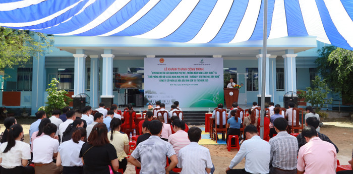 Quang cảnh Lễ khánh thành các hạng mục công trình tại Trường Mầm non xã Sơn Dung và Trường Phổ thông Dân tộc Bán trú Tiểu học và Trung học cơ sở Sơn Dung do BSR tài trợ. Quang cảnh Lễ khánh thành các hạng mục công trình tại Trường Mầm non xã Sơn Dung và Trường Phổ thông Dân tộc Bán trú Tiểu học và Trung học cơ sở Sơn Dung do BSR tài trợ.