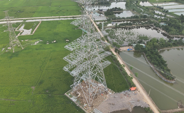 EVNNPT đang đẩy nhanh tiến độ Dự án đường dây 500/220kV Nho Quan – Phủ Lý – Thường Tín phấn đấu hoàn thành trong năm 2025. EVNNPT đang đẩy nhanh tiến độ Dự án đường dây 500/220kV Nho Quan – Phủ Lý – Thường Tín phấn đấu hoàn thành trong năm 2025.