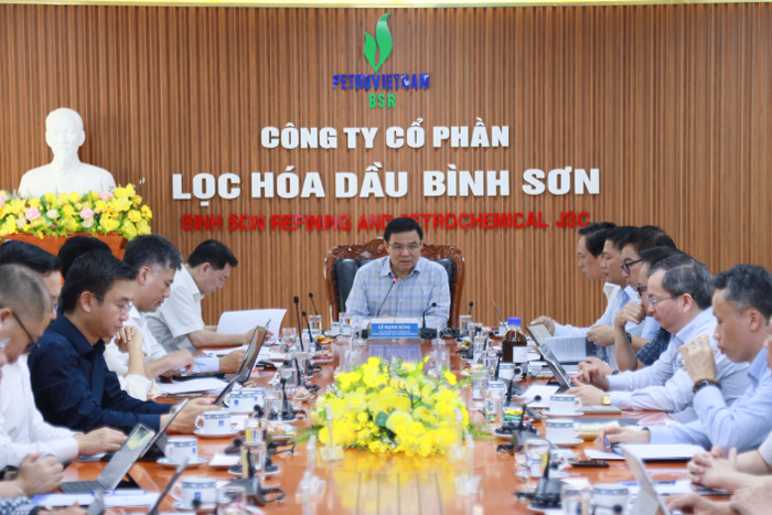 Ông Lê Mạnh Hùng - Chủ tịch Hội đồng thành viên Petrovietnam yêu cầu BSR các giải pháp về mô hình kinh doanh, hiệu quả bền vững, khoa học công nghệ, dịch chuyển năng lượng… để tiếp tục phát triển đột phá, phù hợp với xu hướng chuyển dịch trong giai đoạn 2026 - 2030. Ông Lê Mạnh Hùng - Chủ tịch Hội đồng thành viên Petrovietnam yêu cầu BSR các giải pháp về mô hình kinh doanh, hiệu quả bền vững, khoa học công nghệ, dịch chuyển năng lượng… để tiếp tục phát triển đột phá, phù hợp với xu hướng chuyển dịch trong giai đoạn 2026 - 2030.