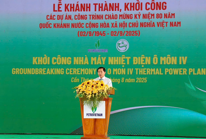 Ông Trần Văn Lâu – Phó Bí thư Thành ủy, Chủ tịch Ủy ban nhân dân Thành phố Cần Thơ nhấn mạnh Petrovietnam cần tập trung nguồn lực để sớm hoàn thành Nhà máy Nhiệt điện Ô Môn IV đúng tiến độ, bảo đảm an toàn lao động, an toàn môi trường và thực hiện nghiêm các cam kết trong đăng ký đầu tư. a6-15.jpg