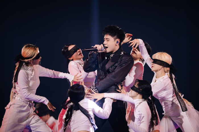 Phần trình diễn sôi động của Quang Hùng MasterD