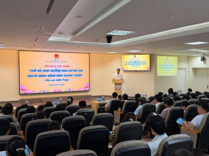 Cán bộ y tế khu vực miền Trung tham gia tập huấn.