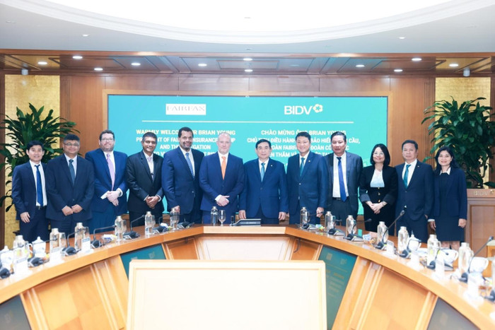 Đại diện lãnh đạo FairFax làm việc tại BIDV.