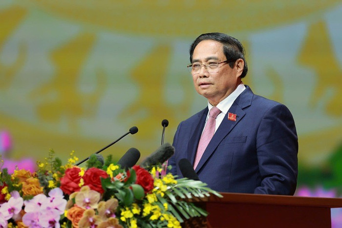 Thủ tướng Phạm Minh Chính nêu rõ: Đảng bộ Chính phủ, các Đảng bộ trực thuộc, các tổ chức cơ sở đảng và mỗi đảng viên sẽ nghiêm túc tiếp thu, quán triệt nghiêm túc, đầy đủ, sâu sắc, toàn diện ý kiến phát biểu và chỉ đạo của đồng chí Tổng Bí thư Tô Lâm, cụ thể hóa vào các chương trình, kế hoạch hành động và tổ chức thực hiện một cách có hiệu quả, thực chất, không hình thức. Ảnh: VGP/Nhật Bắc Thủ tướng Phạm Minh Chính nêu rõ: Đảng bộ Chính phủ, các Đảng bộ trực thuộc, các tổ chức cơ sở đảng và mỗi đảng viên sẽ nghiêm túc tiếp thu, quán triệt nghiêm túc, đầy đủ, sâu sắc, toàn diện ý kiến phát biểu và chỉ đạo của đồng chí Tổng Bí thư Tô Lâm, cụ thể hóa vào các chương trình, kế hoạch hành động và tổ chức thực hiện một cách có hiệu quả, thực chất, không hình thức. Ảnh: VGP/Nhật Bắc