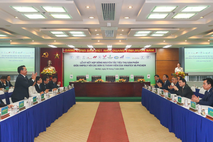 Toàn cảnh lễ ký kết. a1-87.jpg