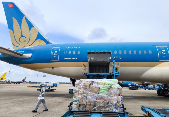 Vietnam Airlines vận chuyển miễn phí hàng hóa hỗ trợ vùng mưa lũ miền Trung. vietnam-airlines-van-chuyen-mien-phi-hang-hoa-ho-tro-vung-mua-lu-mien-trung.jpg