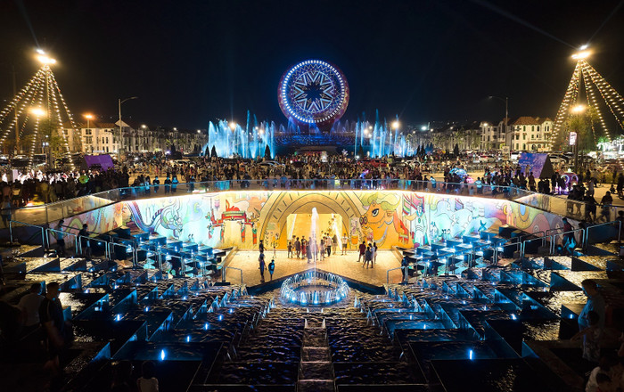 Show nhạc nước quy mô tại Quảng trường Công viên Lễ hội thuộc Khu đô thị Sun Urban City. show-nhac-nuoc.jpg