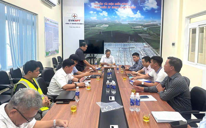 Phó Tổng giám đốc EVNNPT Nguyễn Ngọc Tân chủ trì họp điều độ dự án. Phó Tổng giám đốc EVNNPT Nguyễn Ngọc Tân chủ trì họp điều độ dự án.