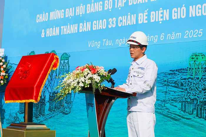 Đồng chí Trần Hồ Bắc – Tổng Giám đốc PTSC: Đây là dự án có ý nghĩa đặc biệt quan trọng, lần đầu tiên một doanh nghiệp Việt Nam thắng thầu và chế tạo chân đế điện gió quy mô lớn để xuất khẩu ra thế giới. anh-1-81.jpg