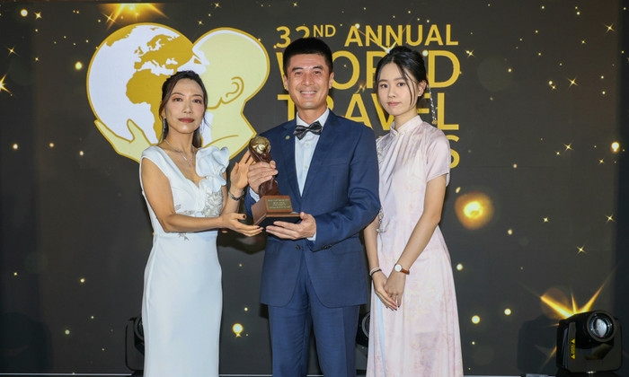 Ở hạng mục “Asia’s Leading Inflight Magazine 2025”, Heritage, tạp chí của Vietnam Airlines tiếp tục được vinh danh là ấn phẩm trên không tiêu biểu của khu vực. o-hang-muc-asias-leading-inflight-magazine-2025-heritage-tap-chi-cua-vietnam-airlines-tiep-tuc-duoc-vinh-danh-la-an-pham-tren-khong.jpg