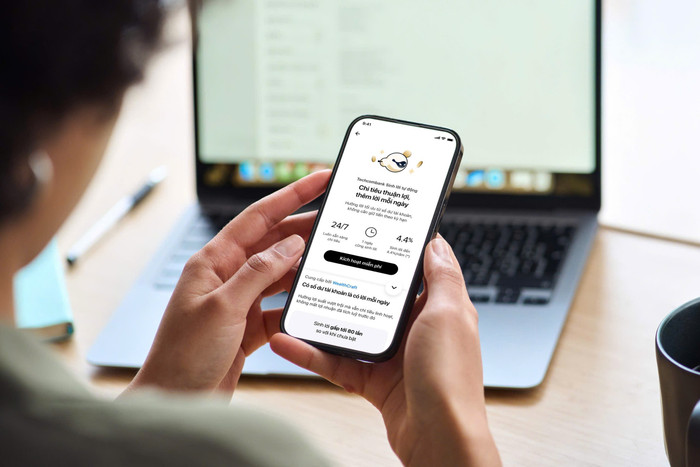 Techcombank Sinh Lời Tự Động hiện là một trong các sản phẩm trả lợi nhuận tối ưu nhất cho tài khoản thanh toán của khách hàng, mức lãi suất lên đến 4,4%/năm. 3.jpg