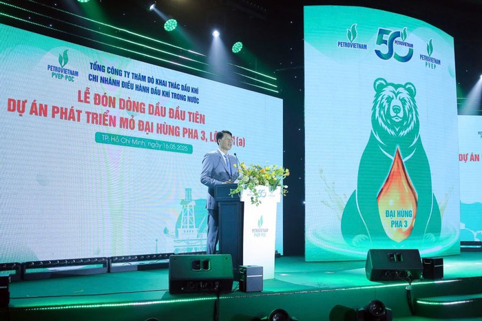 Giám đốc PVEP POC Lê Đức Tuệ báo cáo về quá trình triển khai dự án phát triển mỏ Đại Hùng giai đoạn 3. anh-5.jpg