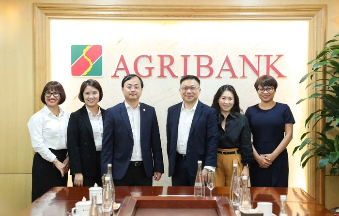 Chủ tịch Hội đồng thành viên Agribank và Đoàn lãnh đạo cấp cao SWIFT trong khuôn khổ buổi làm việc Chủ tịch Hội đồng thành viên Agribank và Đoàn lãnh đạo cấp cao SWIFT trong khuôn khổ buổi làm việc
