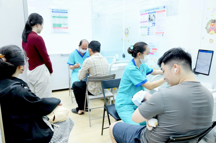 Long Châu đồng hành dự phòng và chăm sóc sức khỏe trẻ em Việt Nam từ những năm tháng đầu đời.