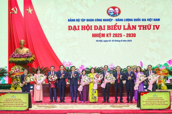 Vinh danh 12 Chi/Đảng bộ tiêu biểu hoàn thành xuất sắc chỉ tiêu nhiệm kỳ 2020 – 2025 và 9 công trình, sản phẩm tiêu biểu chào mừng Đại hội Đảng các cấp nhiệm kỳ 2025 – 2030. anh13pvn.jpg