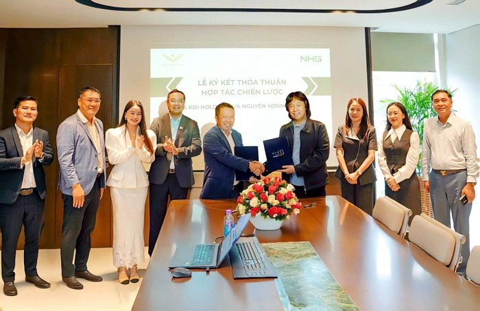 Đại diện KDI Holdings và Nguyễn Hoàng Group ký kết thỏa thuận hợp tác chiến lược trong lĩnh vực giáo dục.