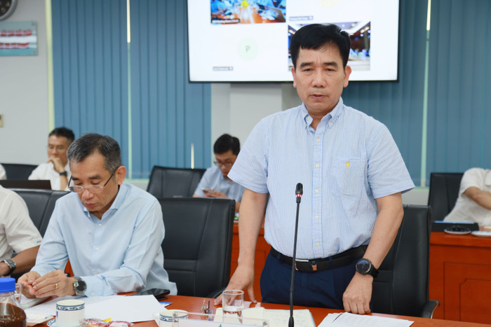 Ông Lê Xuân Huyên - Phó Tổng Giám đốc Petrovietnam nhấn mạnh công tác đảm bảo an toàn tuyệt đối trong hoạt động của Nhà máy Lọc dầu Dung Quất. Qua đó, tiếp tục nghiên cứu khả thi về việc nâng cao công suất hoạt động của các phân xưởng nhà máy đảm bảo an toàn, ổn định. Ông Lê Xuân Huyên - Phó Tổng Giám đốc Petrovietnam nhấn mạnh công tác đảm bảo an toàn tuyệt đối trong hoạt động của Nhà máy Lọc dầu Dung Quất. Qua đó, tiếp tục nghiên cứu khả thi về việc nâng cao công suất hoạt động của các phân xưởng nhà máy đảm bảo an toàn, ổn định.
