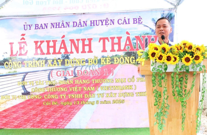 Ông Nguyễn Tiến Vĩnh - Quyền Giám đốc VietinBank Chi nhánh Tây Tiền Giang phát biểu tại lễ khánh thành.