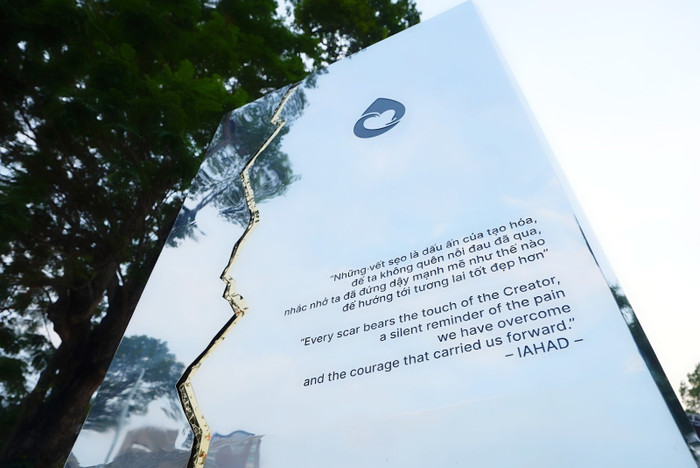 Những trích dẫn ý nghĩa được đặt bên trong khuôn viên Công viên số 1 Lý Thái Tổ.