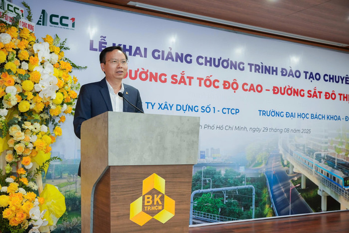 Giáo sư, Tiến sĩ Mai Thanh Phong - Hiệu trưởng Trường Đại học Bách khoa - Đại học Quốc gia Thành phố Hồ Chí Minh phát biểu tại buổi lễ. z6957244231767-2116866b66c38128b85fc7b043ec381d.jpg