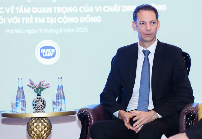 Ông Russell Lipchin, Tổng Giám đốc FrieslandCampina Việt Nam cam kết mang đến những giải pháp dinh dưỡng thiết thực, chung tay giải quyết tình trạng thiếu vi chất của trẻ em Việt Nam. hinh-31-dai-dien-fcv-abeo3150.jpg
