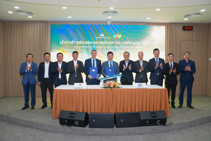 Vietnam Airlines và Tập đoàn công nghệ FPT chính thức ký kết Biên bản ghi nhớ về việc tăng cường hợp tác chiến lược toàn diện. 5-vietnam-airlines-va-tap-doan-cong-nghe-fpt-chinh-thuc-ky-ket-bien-ban-ghi-nho-ve-viec-tang-cuong-hop-tac-chien-luoc-toan-dien.jpg