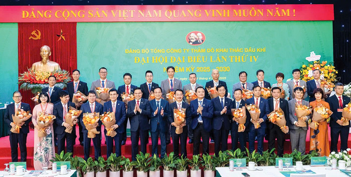 Ban Chấp hành Đảng bộ PVEP khóa IV, nhiệm kỳ 2025-2030 ra mắt Đại hội. a3.jpg