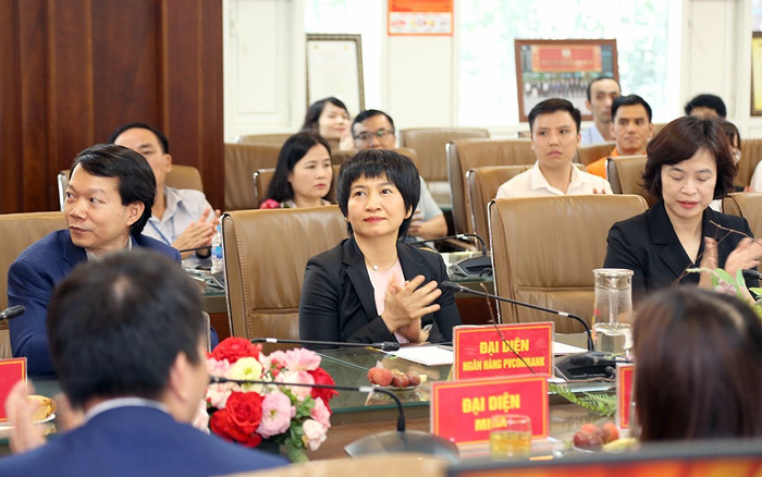Bà Nguyễn Thúy Hạnh - Phó Tổng Giám đốc PVcomBank khẳng định mục tiêu cung cấp giải pháp tài chính toàn diện cho các phân khúc khách hàng. anh-minh-hoa-02-6.jpg