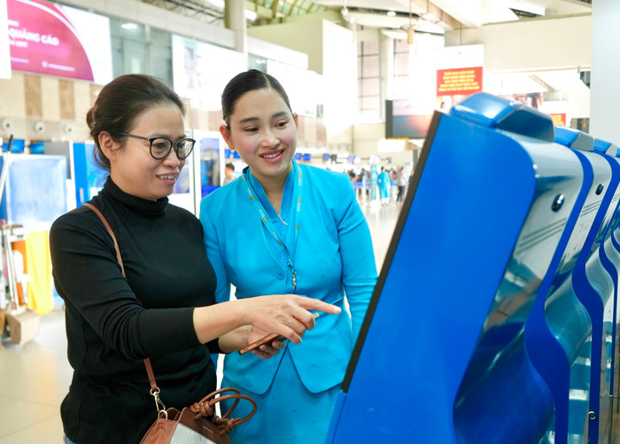 1-vietnam-airlines-group-khuyen-nghi-hanh-khach-chu-dong-lam-thu-tuc-truc-tuyen-truoc-chuyen-bay.jpg