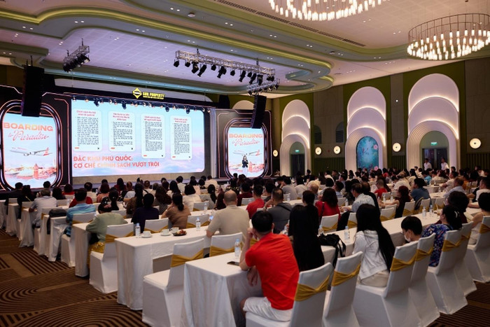 Phân khu The Sunset thu hút sự quan tâm từ đông đảo khách hàng. Ảnh: Ánh Dương.