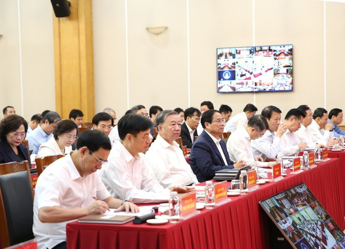Tổng Bí thư Tô Lâm, Thủ tướng Chính phủ Phạm Minh Chính cùng các đồng chí lãnh đạo Đảng và Nhà nước tham dự Hội nghị. Ảnh: VGP/Nguyễn Hoàng Tổng Bí thư Tô Lâm, Thủ tướng Chính phủ Phạm Minh Chính cùng các đồng chí lãnh đạo Đảng và Nhà nước tham dự Hội nghị. Ảnh: VGP/Nguyễn Hoàng