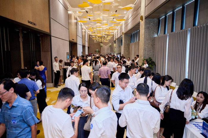 Dòng người tấp nập tại sự kiện mở bán, phản ánh sức hút của K-Park Avenue. a1.jpg