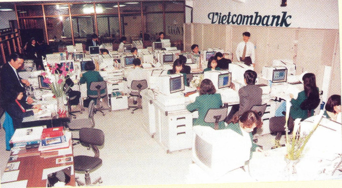 Trung tâm thanh toán Vietcombank thập niên 90 của thế kỷ XX. Trung tâm thanh toán Vietcombank thập niên 90 của thế kỷ XX.