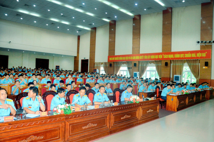 Các đại biểu dự hội nghị. a2.jpg
