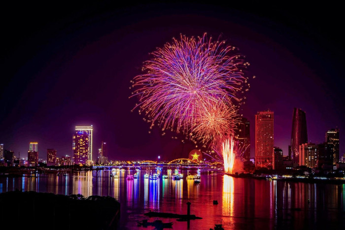 Hơn cả một lễ hội pháo hoa, DIFF 2025 còn được xem như là một biểu tượng của du lịch Việt Nam. Hơn cả một lễ hội pháo hoa, DIFF 2025 còn được xem như là một biểu tượng của du lịch Việt Nam.