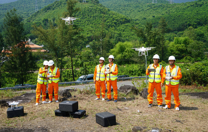 EVNNPT phát động phong trào thi đua giai đoạn 2025-2030 "Chung tay kiến tạo EVNNPT phát triển bền vững, đột phá trong kỷ nguyên số". EVNNPT phát động phong trào thi đua giai đoạn 2025-2030 "Chung tay kiến tạo EVNNPT phát triển bền vững, đột phá trong kỷ nguyên số".