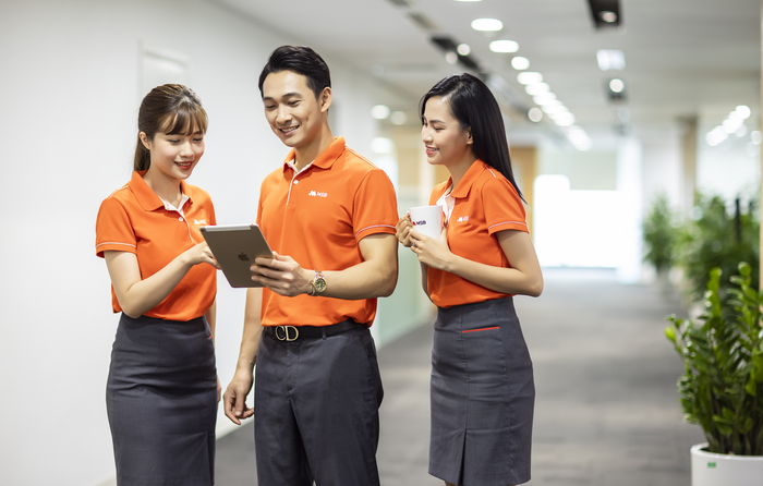 MSB mong muốn kiến tạo môi trường làm việc hạnh phúc và trở thành nơi vươn tầm sự nghiệp của mỗi nhân sự. MSB mong muốn kiến tạo môi trường làm việc hạnh phúc và trở thành nơi vươn tầm sự nghiệp của mỗi nhân sự.