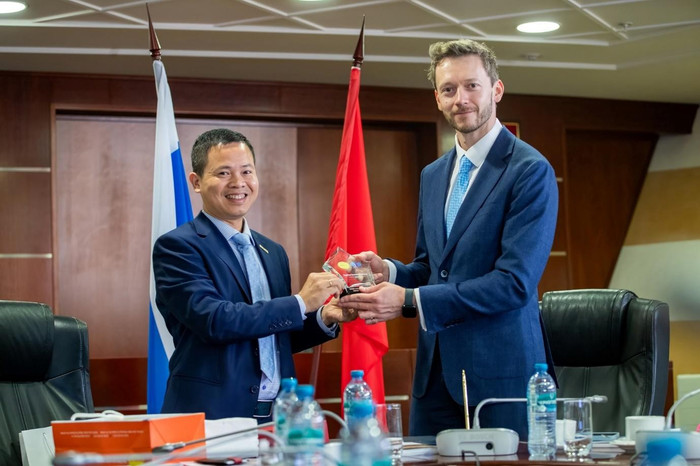 Cú bắt tay giữa HUFLIT và MGIMO không chỉ khẳng định uy tín học thuật của nhà trường mà còn mở ra cơ hội học tập, nghiên cứu và phát triển toàn cầu cho sinh viên trong kỷ nguyên số. Cú bắt tay giữa HUFLIT và MGIMO không chỉ khẳng định uy tín học thuật của nhà trường mà còn mở ra cơ hội học tập, nghiên cứu và phát triển toàn cầu cho sinh viên trong kỷ nguyên số.