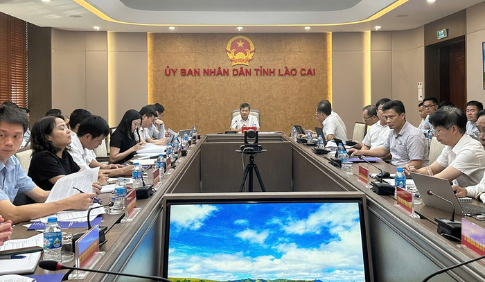 Buổi làm việc giữa Ủy ban nhân dân tỉnh Lào Cai với EVNNPT bàn giải pháp tháo gỡ những vướng mắc trong đầu tư xây dựng để đẩy nhanh tiến độ các dự án lưới điện truyền tải trọng điểm trên địa bàn. Buổi làm việc giữa Ủy ban nhân dân tỉnh Lào Cai với EVNNPT bàn giải pháp tháo gỡ những vướng mắc trong đầu tư xây dựng để đẩy nhanh tiến độ các dự án lưới điện truyền tải trọng điểm trên địa bàn.